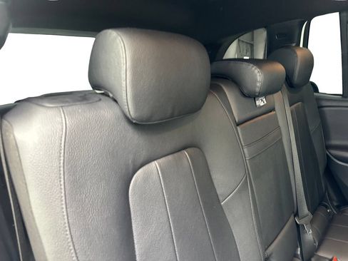 Used 2021 Mercedes-Benz GLB 250 w/ Premium Package image 38