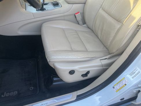 Used 2014 Jeep Grand Cherokee Limited image 15