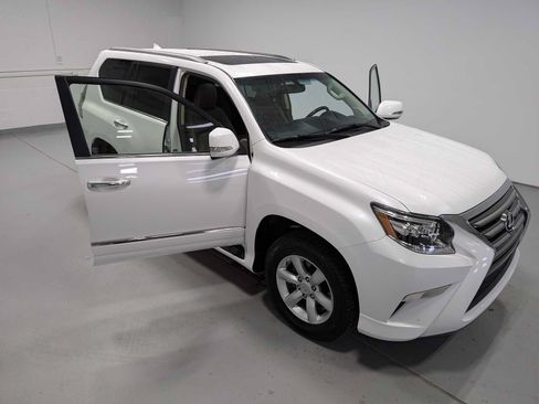 Used 2018 Lexus GX 460 w/ Navigation Package AWD/4WD image 16