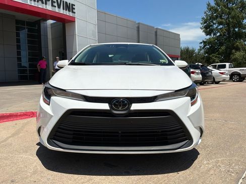 Used 2024 Toyota Corolla LE FWD image 3