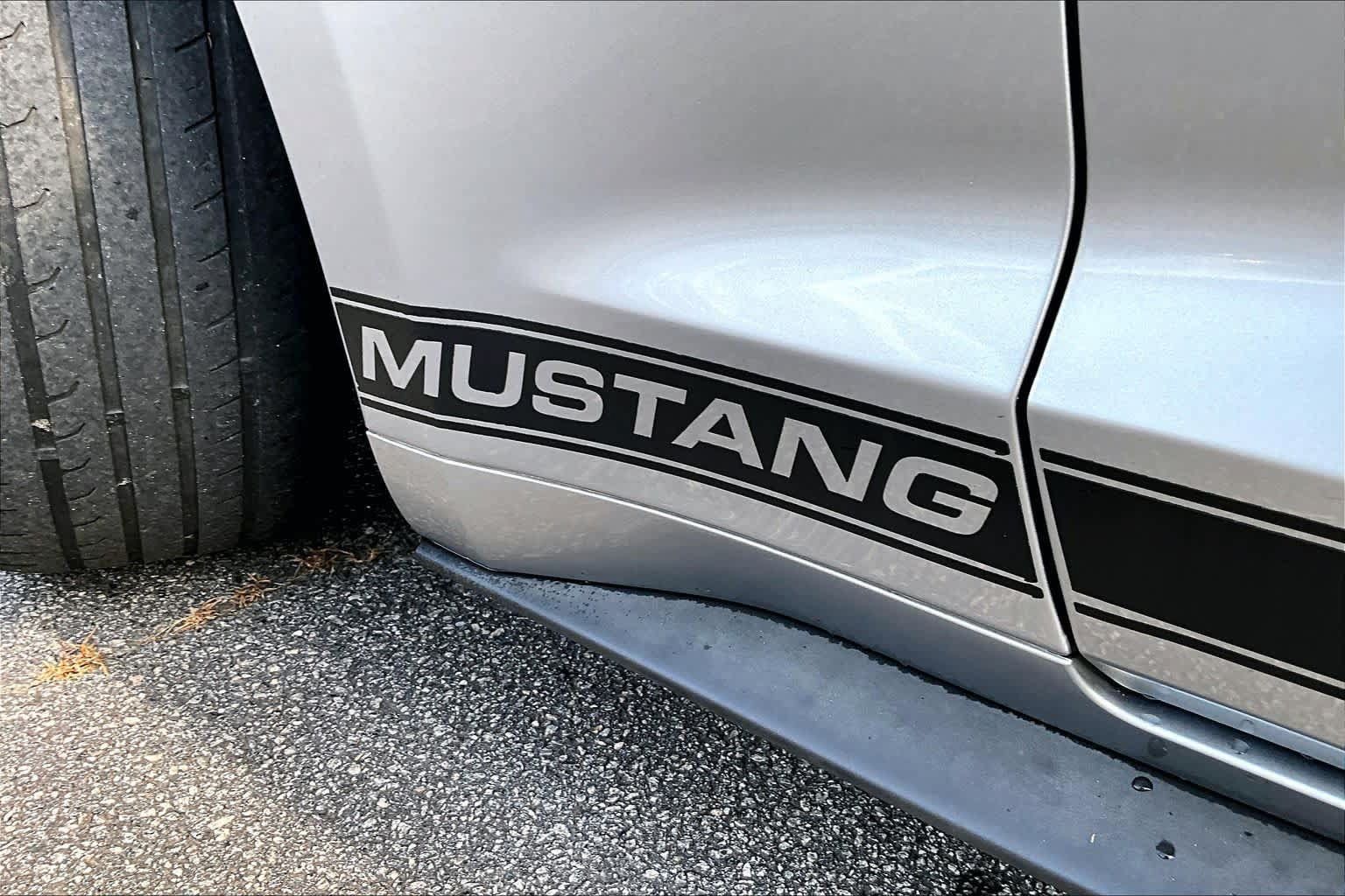 Used 2020 Ford Mustang Coupe RWD image 10