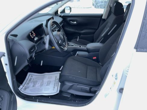 Certified 2023 Honda HR-V LX image 9