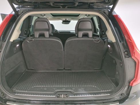 Used 2022 Volvo XC90 T8 Inscription Expression w/ Advanced Package image 24