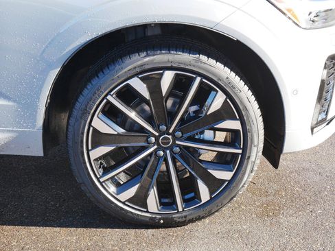 New 2026 Volvo XC60 B5 Ultra w/ Climate Package image 4