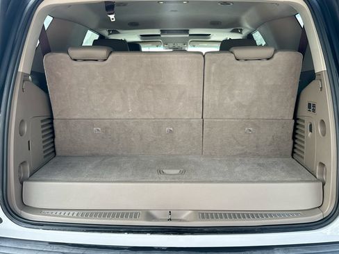 Used 2018 Chevrolet Tahoe Premier AWD/4WD image 16