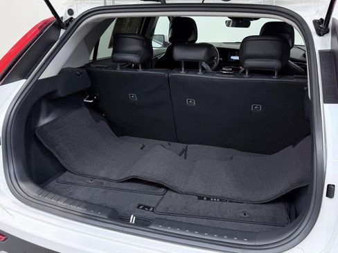 Used 2023 Kia Niro EX image 16