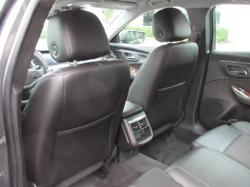 Used 2015 Chevrolet Impala LT FWD image 14