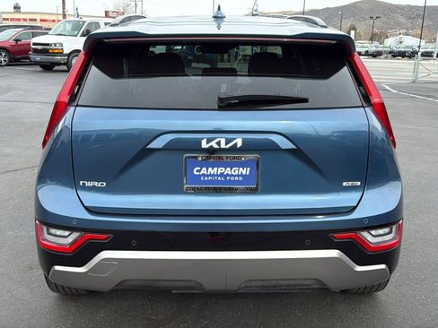 Used 2024 Kia Niro SX Touring image 4