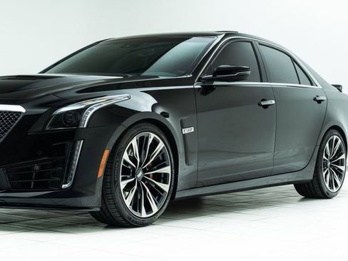 Used 2018 Cadillac CTS V w/ Luxury Package image 9
