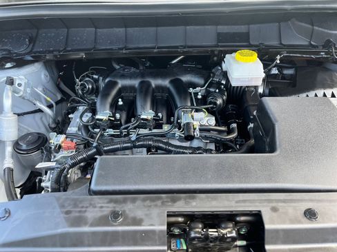 Used 2025 Nissan Pathfinder SV FWD image 35