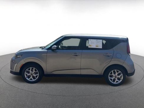 Used 2025 Kia Soul LX w/ LX Technology Package image 9