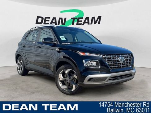 Used 2024 Hyundai Venue SEL image 1