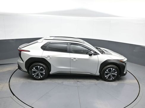 Used 2023 Toyota bZ4X XLE w/ Weather Package image 37