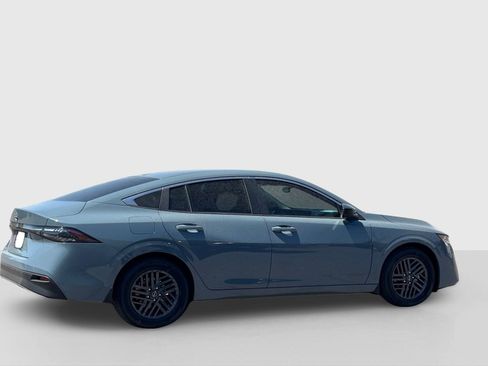 New 2027 Nissan Sentra SV w/ Floor Mat Package FWD image 4