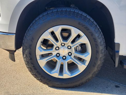 Used 2023 Chevrolet Silverado 1500 LTZ image 11