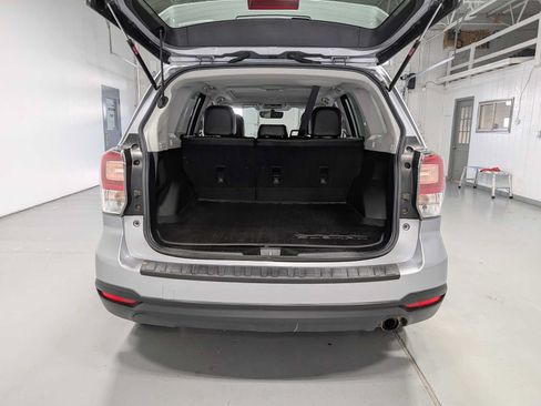 Used 2017 Subaru Forester 2.5i Touring AWD/4WD image 40