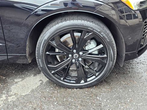 Certified 2024 Volvo XC60 T8 Ultimate w/ Protection Package Premier AWD/4WD image 9