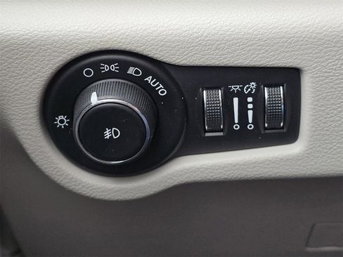 Used 2017 Chrysler Pacifica Touring-L image 21