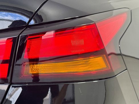 Used 2025 Nissan Altima 2.5 SV FWD image 30