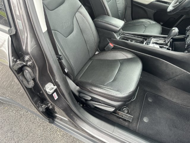 Used 2022 Jeep Compass Limited AWD/4WD image 32