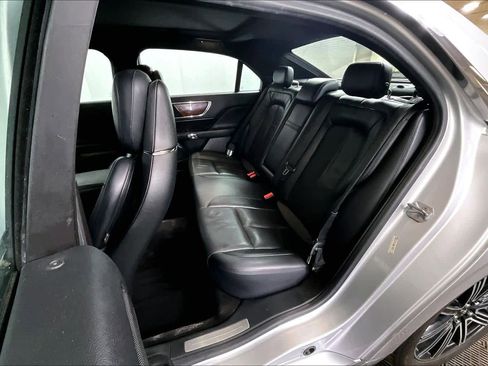 Used 2018 Lincoln Continental Reserve w/ Continental Climate Package image 19
