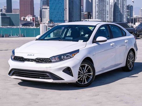 Used 2022 Kia Forte LXS FWD image 1