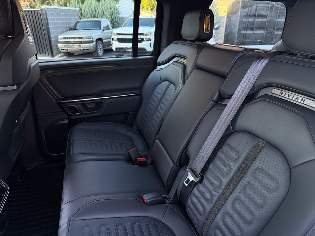 Used 2022 Rivian R1S Launch Edition Quad AWD/4WD image 34
