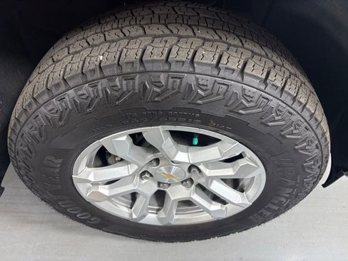 Used 2025 Chevrolet Silverado 1500 LT w/ Z71 Off-Road Package image 13