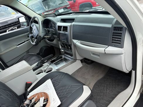 Used 2008 Jeep Liberty Limited w/ Premium Group AWD/4WD image 6