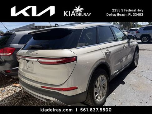 Used 2022 Lincoln Corsair FWD image 2
