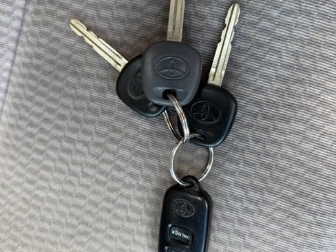 Used 2005 Toyota Corolla LE image 10