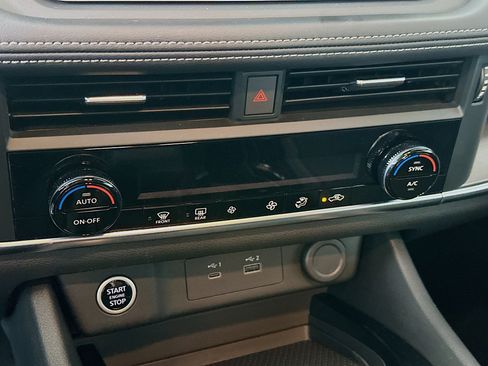 Used 2023 Nissan Rogue SV image 23