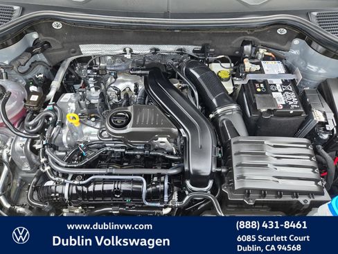 Certified 2024 Volkswagen Taos SE w/ Black Wheel Package FWD image 24