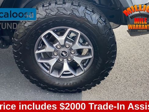 Used 2023 Ford Bronco Badlands image 11