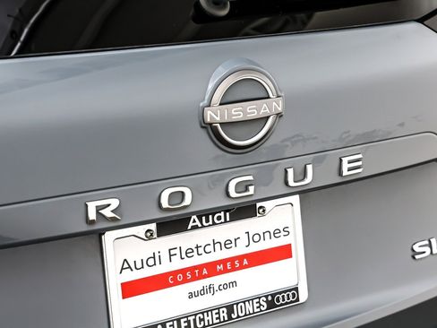 Used 2022 Nissan Rogue SL w/ SL Premium Package image 10