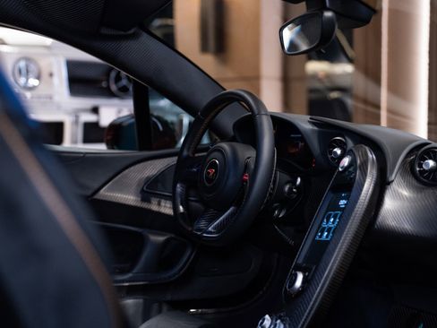 Used 2014 McLaren P1 RWD image 44