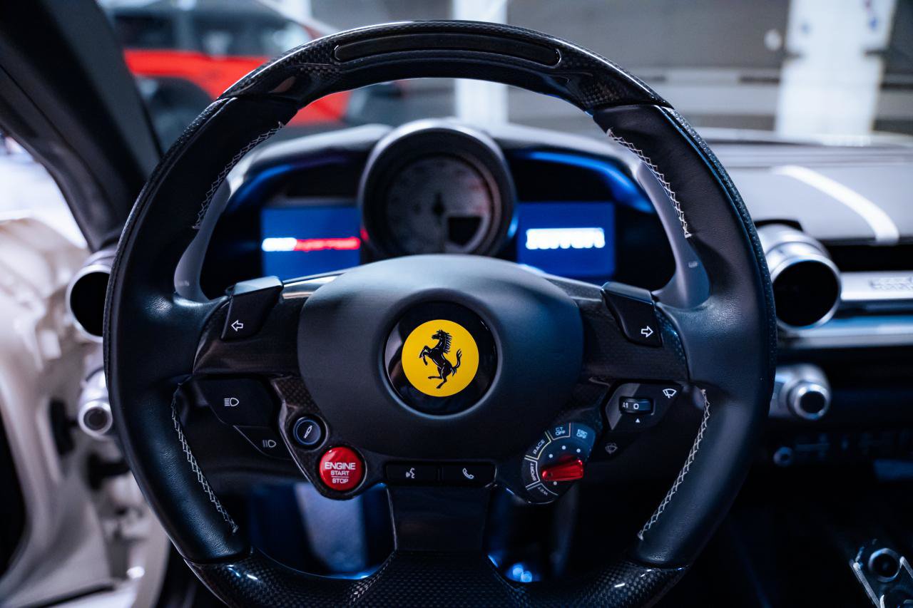 Used 2018 Ferrari 812 Superfast RWD image 36