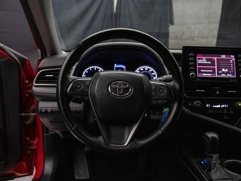 Used 2022 Toyota Camry SE image 24