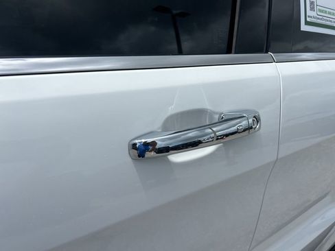 Used 2020 Jeep Grand Cherokee Limited image 21