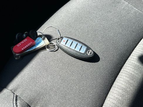 Used 2025 Nissan Altima 2.5 SV image 21