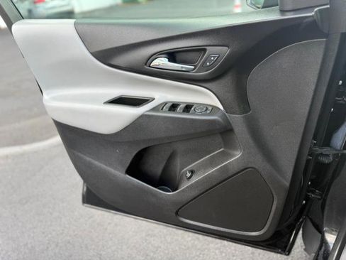 Used 2022 Chevrolet Equinox LT image 12