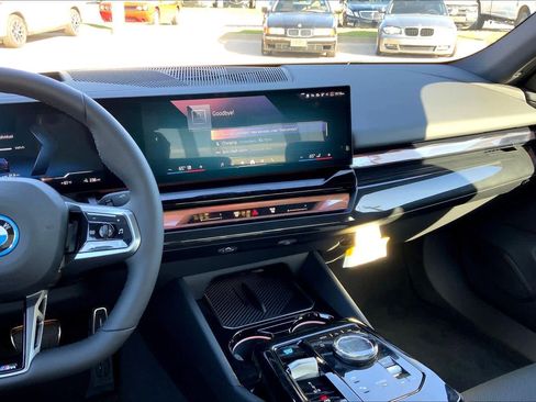New 2026 BMW i5 eDrive40 w/ M Sport Package image 6