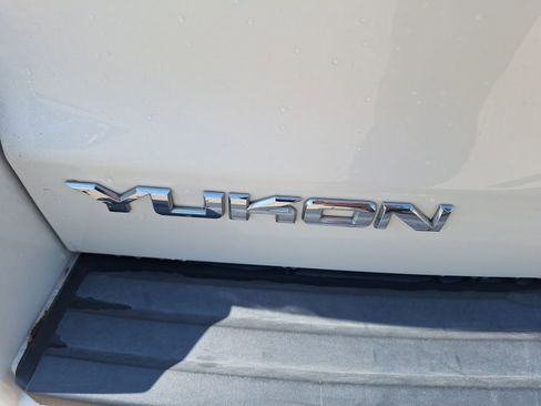 Used 2015 GMC Yukon SLT w/ Open Road Package image 12