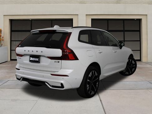 Used 2026 Volvo XC60 B5 Plus w/ Protection Package Premier image 4