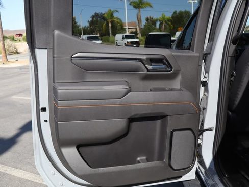 Used 2025 GMC Sierra 1500 AT4 w/ AT4 Premium Package AWD/4WD image 36