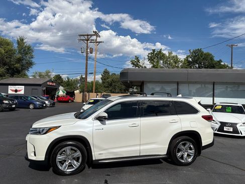 Used 2019 Toyota Highlander Limited AWD/4WD image 7