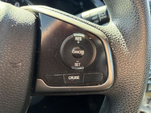 Used 2018 Honda Civic EX image 15