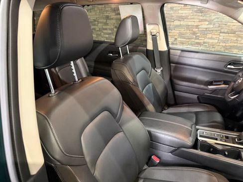 Certified 2025 Nissan Pathfinder SL w/ SL Premium Package FWD image 33