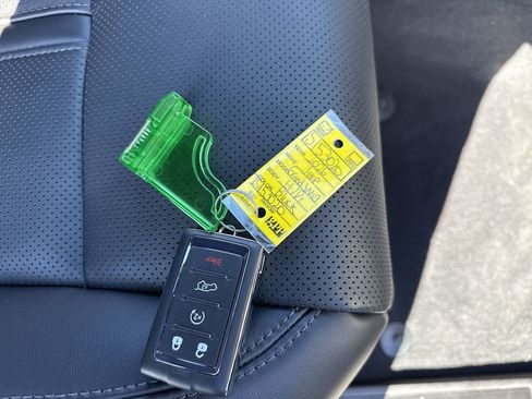 New 2026 Jeep Grand Wagoneer L w/ Premium Group I image 32