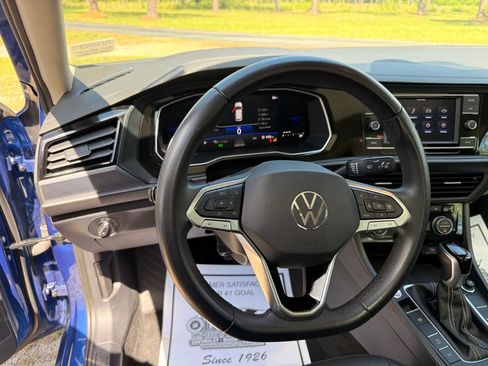 Used 2024 Volkswagen Jetta SE FWD image 15